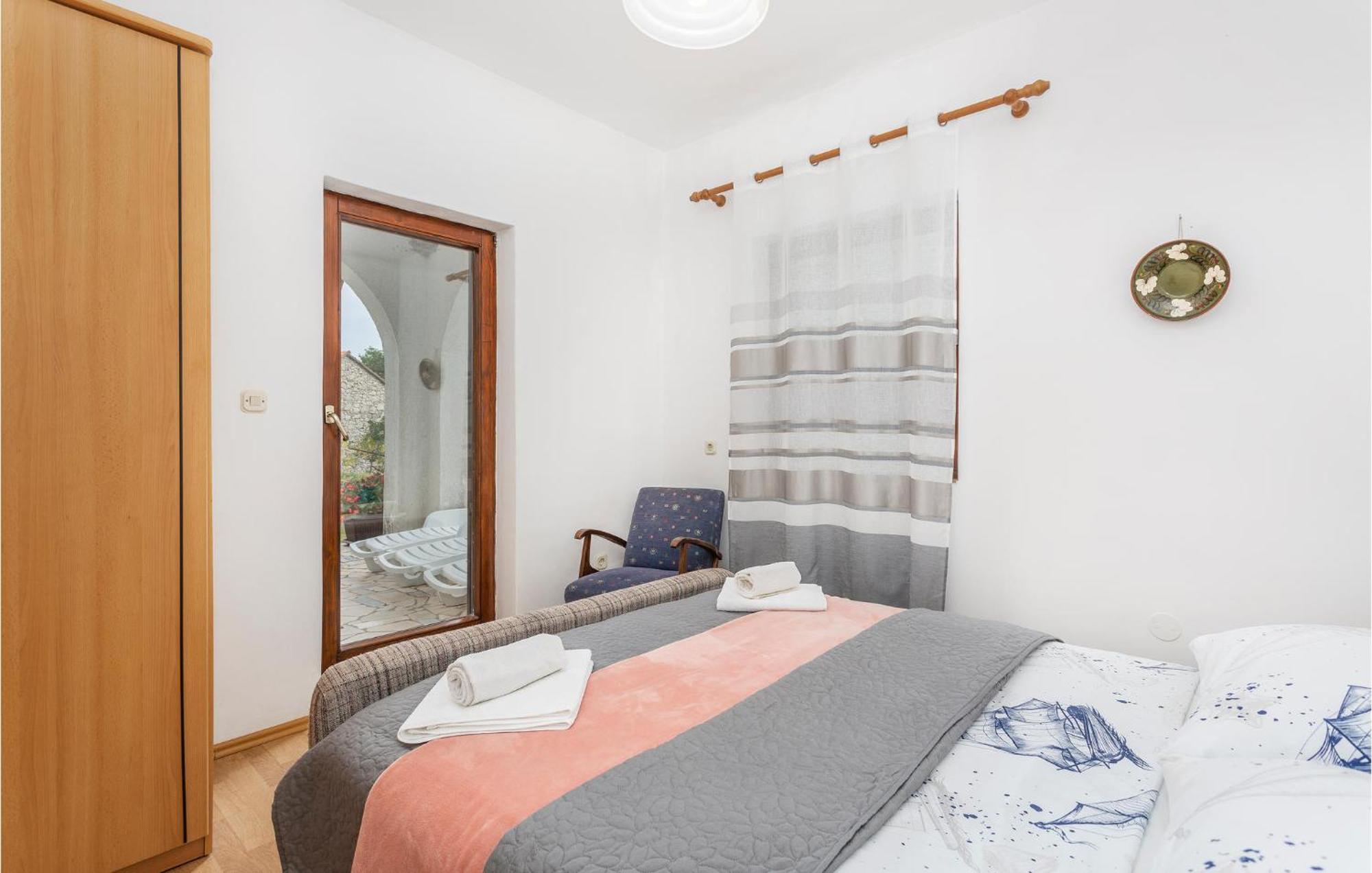 Beautiful Apartment In Malinska With Wifi Bagian luar foto