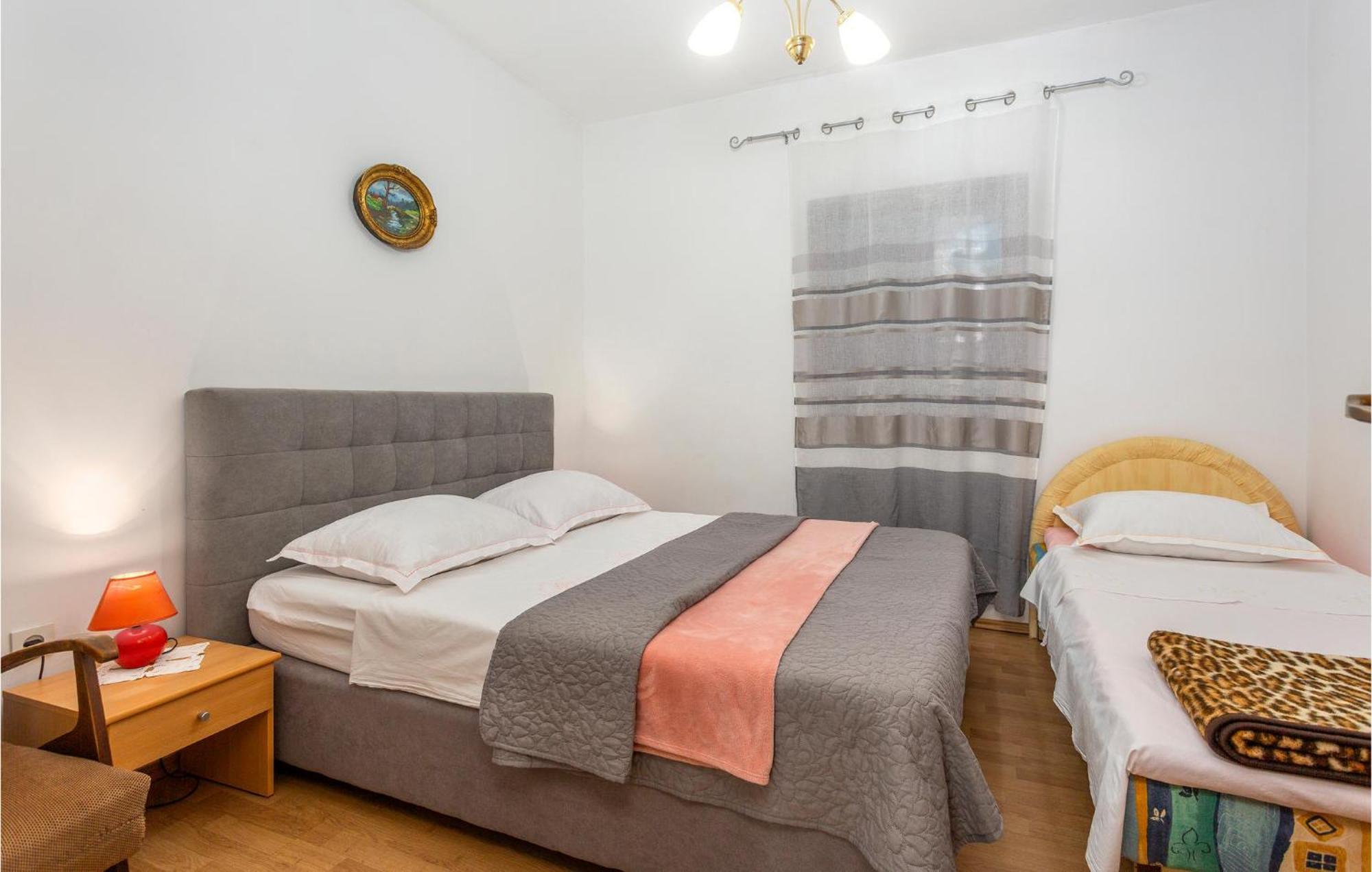Beautiful Apartment In Malinska With Wifi Bagian luar foto